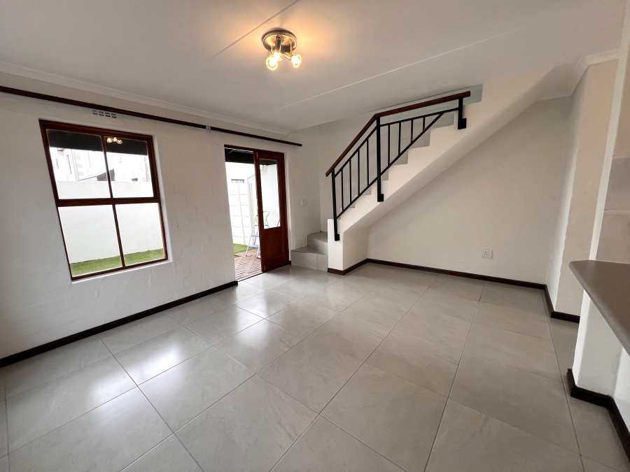 To Let 2 Bedroom Property for Rent in Parklands Western Cape
